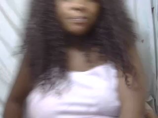 sexylove2 live cam on Cam4