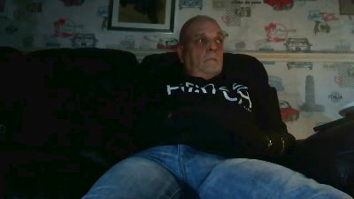 sexymanlol live cam on Cam4