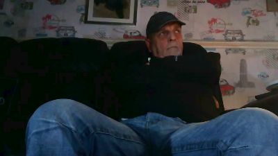 sexymanlol live cam on Cam4