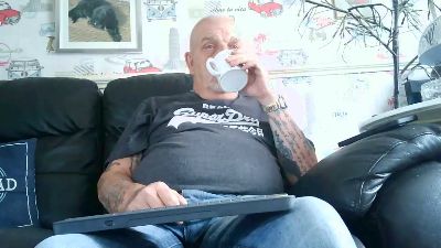 sexymanlol live cam on Cam4