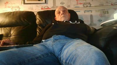 sexymanlol live cam on Cam4