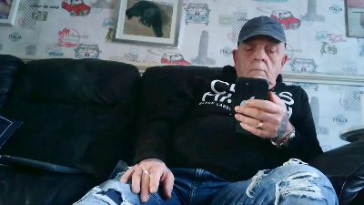 sexymanlol live cam on Cam4