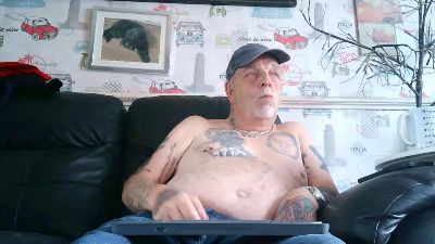 sexymanlol live cam on Cam4
