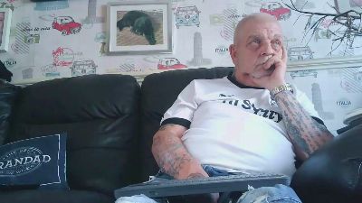 sexymanlol live cam on Cam4