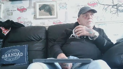 sexymanlol live cam on Cam4