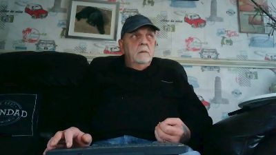 sexymanlol live cam on Cam4
