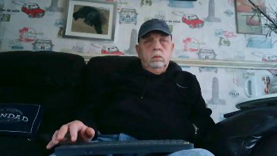 sexymanlol live cam on Cam4