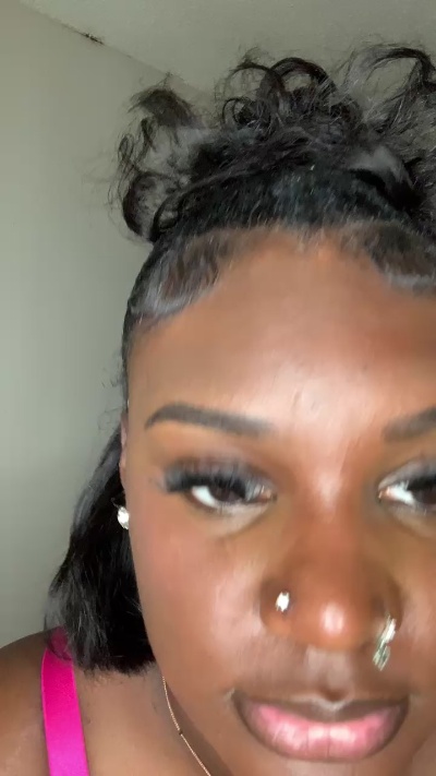 Profile and Statistics for sexyriahh on Cam4