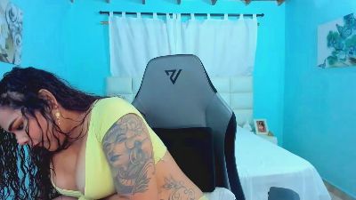 shadia_orozco live cam on Cam4