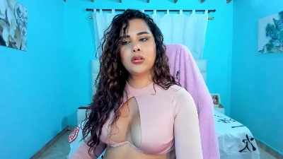 shadia_orozco live cam on Cam4