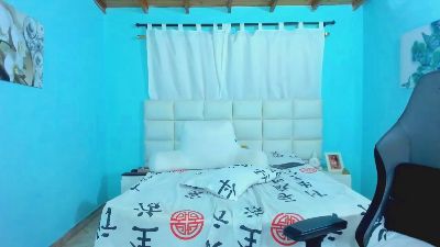 shadia_orozco live cam on Cam4