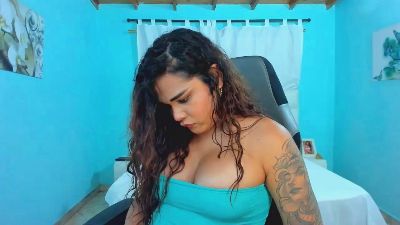 shadia_orozco live cam on Cam4