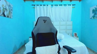 shadia_orozco live cam on Cam4