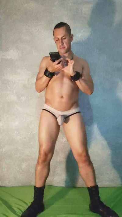 shadowg1987 live cam on Cam4