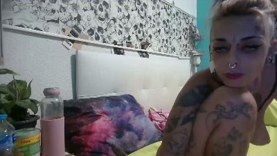 shadows5895 live cam on Cam4
