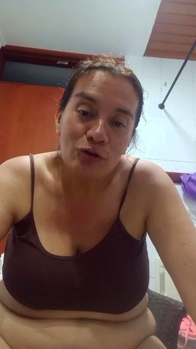 shairamature2 live cam on Cam4