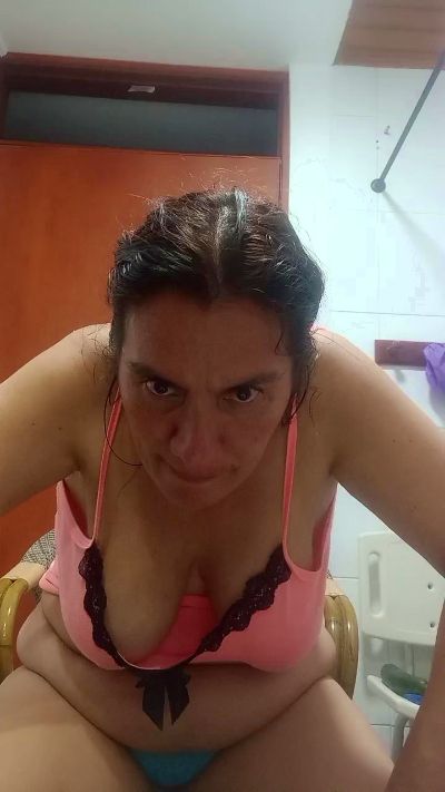 shairamature2 live cam on Cam4