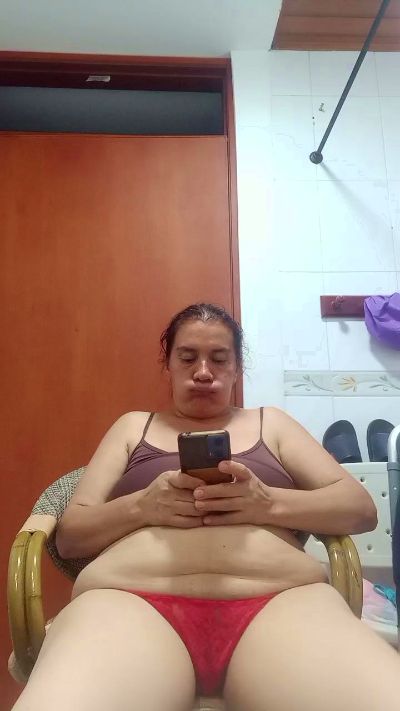 shairamature2 live cam on Cam4