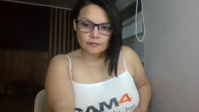 shamelessly_hot live cam on Cam4
