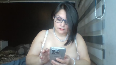 shamelessly_hot live cam on Cam4