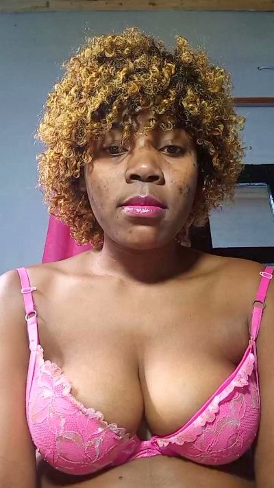 shamirah_sexy live cam on Cam4