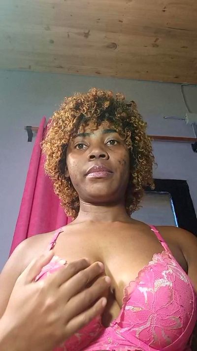 shamirah_sexy live cam on Cam4
