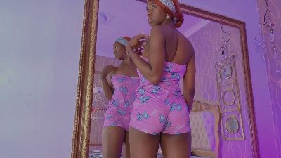 shanelle__ live cam on Cam4