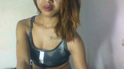 shaniasexy04 live cam on Cam4