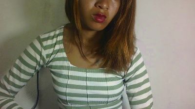 shaniasexy04 live cam on Cam4