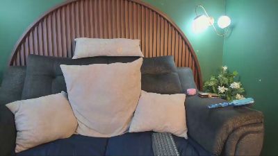 shannel__queen live cam on Cam4