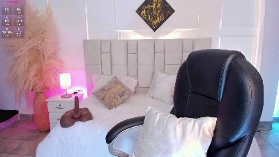 shantall_wills live cam on Cam4