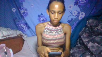 shaoulianah4 live cam on Cam4