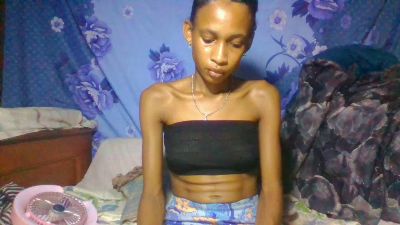 shaoulianah4 live cam on Cam4