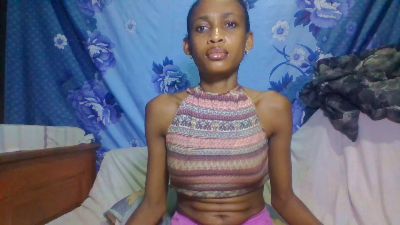 shaoulianah4 live cam on Cam4