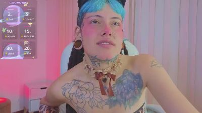 sharlotte777_ live cam on Cam4