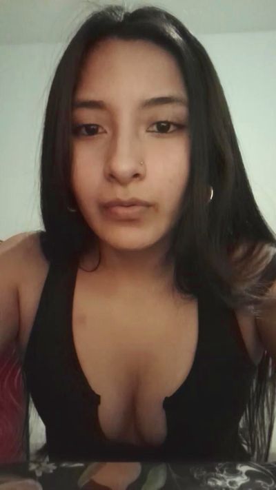 sheila2025 live cam on Cam4