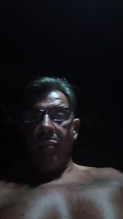 shinyg_hot live cam on Cam4