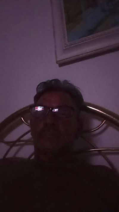 shinyg_hot live cam on Cam4
