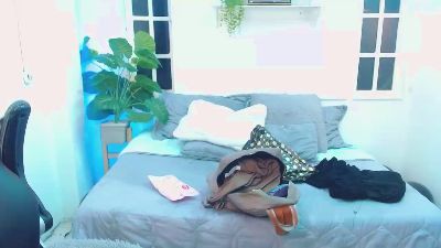 shirley_hottie live cam on Cam4