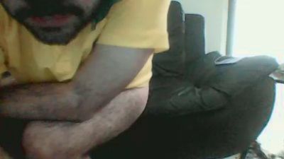 short_n_hairy_ live cam on Cam4