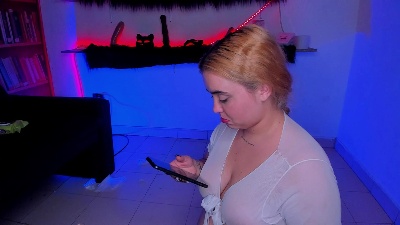 shyfantasies21 live cam on Cam4