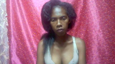 sidonie19 live cam on Cam4