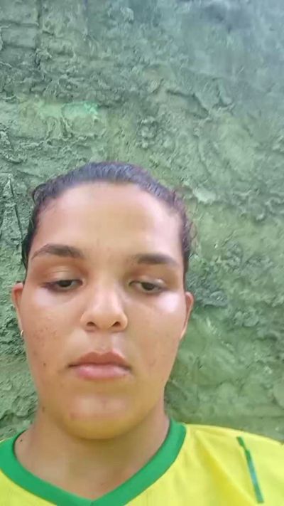 sillerzinha23 live cam on Cam4