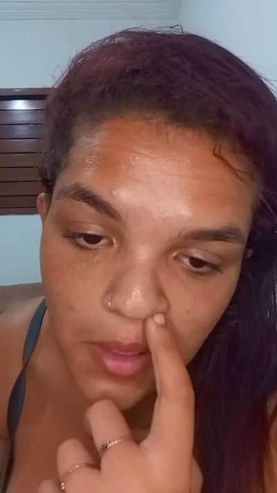 sillerzinha23 live cam on Cam4