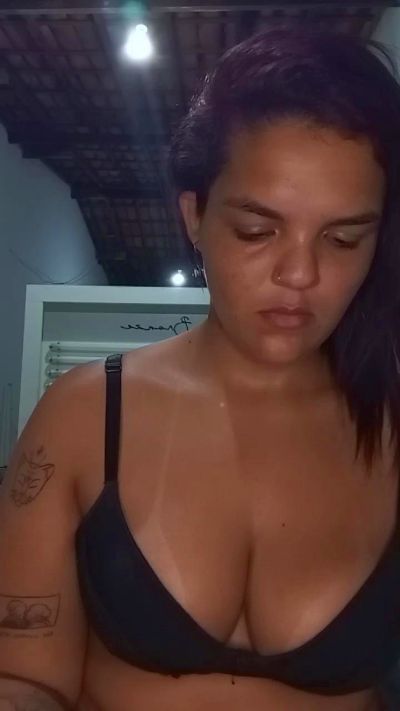 sillerzinha23 live cam on Cam4