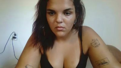 sillerzinha23 live cam on Cam4
