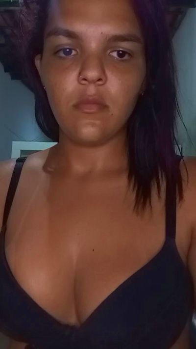sillerzinha23 live cam on Cam4