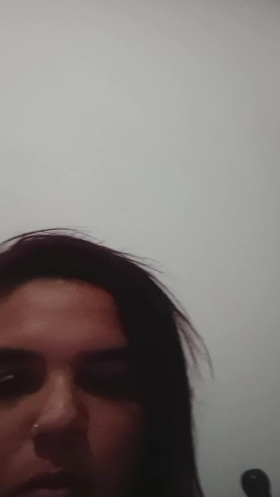 sillerzinha23 live cam on Cam4
