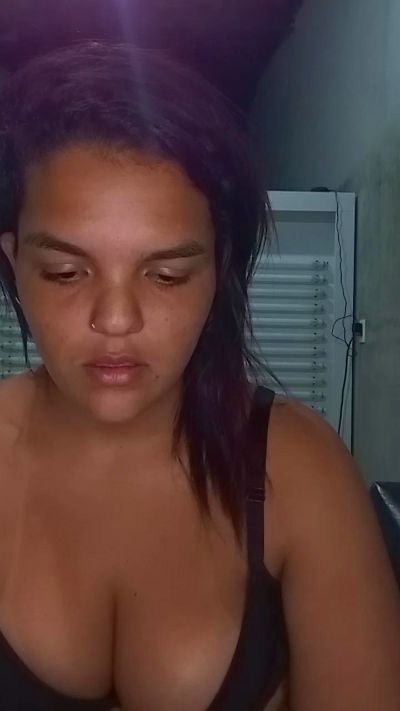 sillerzinha23 live cam on Cam4