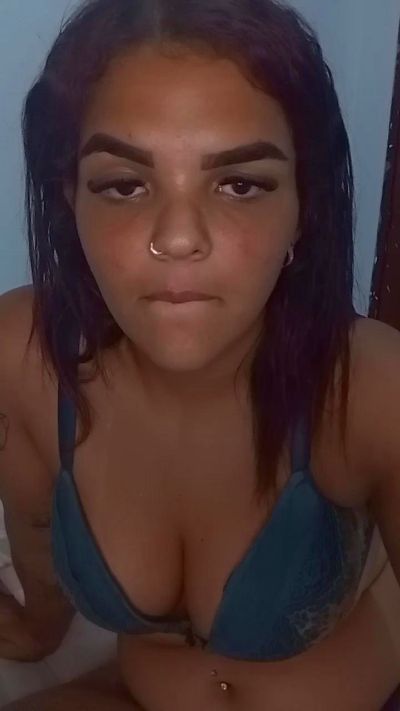 sillerzinha23 live cam on Cam4